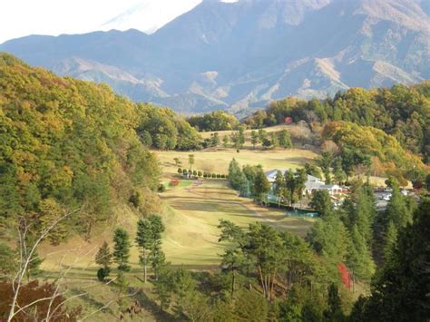 富士川カントリークラブ 天気 - ゴルフと自然の調和を考える